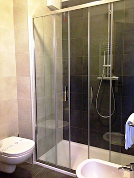 Double or Twin Room, Lake View (With lift)
