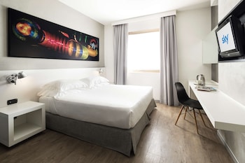 Superior Room, 1 King Bed, Non Smoking