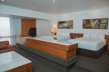 Panoramic Suite, 2 Queen Beds, City View, Tower