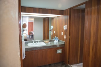 Superior Suite, 2 Queen Beds, City View, Tower