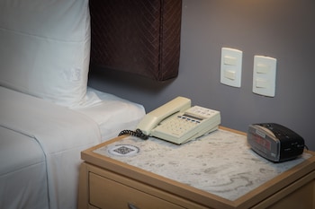 Standard Room, 1 Queen Bed