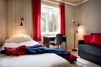 Economy Twin Room, Shared Bathroom