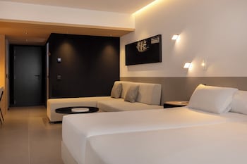 Double Room (Lounge)