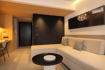 Double Room (Lounge)