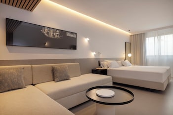 Double Room (Lounge)