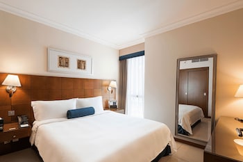 Suite, 2 Bedrooms, City View (King Bed and Twins)