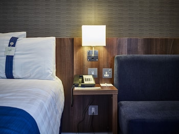 Room, 1 King Bed, Accessible, Ground Floor (Free Hot Breakfast)