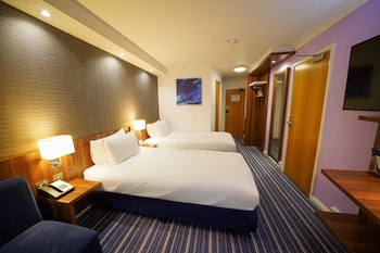 Standard Room, 2 Twin Beds (Free Hot Breakfast)