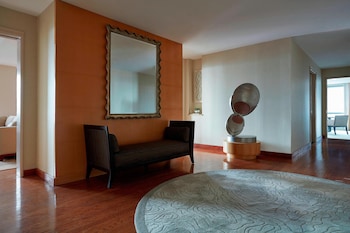 Presidential Suite, 1 King Bed with Sofa bed
