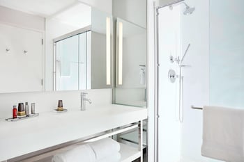 Suite, 1 King Bed with Sofa bed, City View