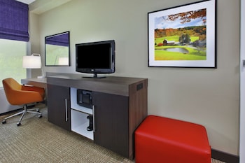 Room, 2 Queen Beds, Accessible (Roll-In Shower)