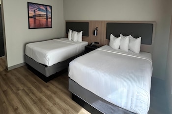 Room, 2 Queen Beds, Mobility Accessible, Non Smoking (Mobility/Hearing Accessible)
