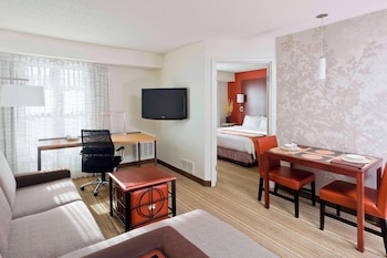 Studio, 1 King Bed with Sofa bed, Non Smoking (Mobility/Hearing Accessible, Tub)