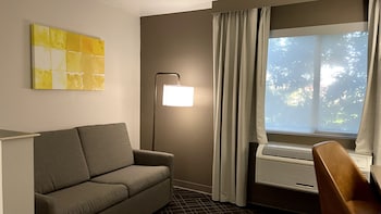 Suite, 2 Queen Beds, Non Smoking