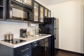 Studio Suite, 1 Queen Bed, Accessible (Mobility Tub)