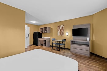 Room, 1 Queen Bed, Accessible, Non Smoking (Roll-In Shower)