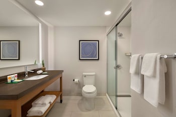 Room, 2 Queen Beds, Accessible (Shower)