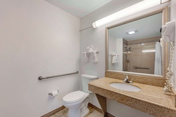 Standard Room, 2 Queen Beds, Accessible, Bathtub