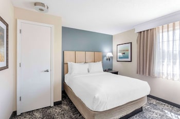 Suite, 1 Queen Bed, Non Smoking, Kitchen (with Sofabed; Full Kitchen)