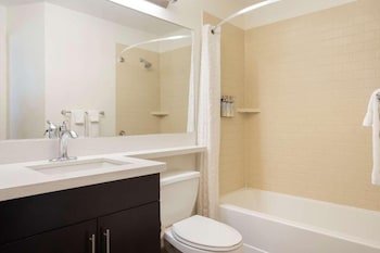 Studio Suite, 1 Queen Bed