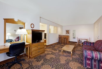 Suite, 1 Bedroom, Non Smoking (1 King Bed)