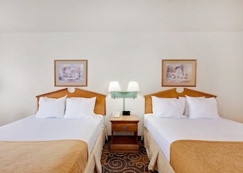 Room, 2 Queen Beds, Non Smoking