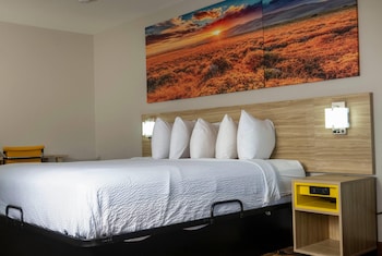 Room, 1 King Bed, Non Smoking