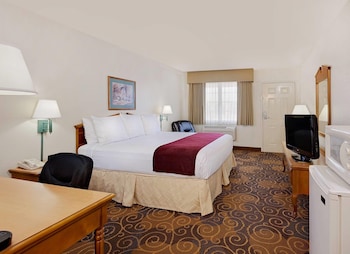 Room, 1 King Bed, Accessible