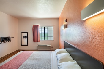 Standard Room, 2 Queen Beds, Non Smoking