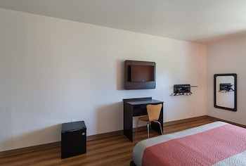 Deluxe Room, 2 Queen Beds, Non Smoking, Refrigerator & Microwave