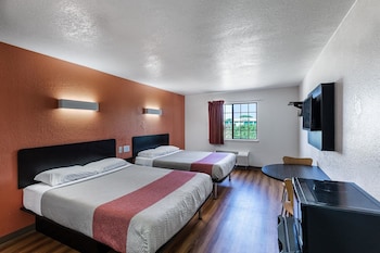 Deluxe Room, 2 Queen Beds, Non Smoking