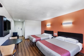 Deluxe Room, 2 Queen Beds, Non Smoking