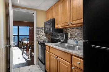 Oceanfront Base King Suite