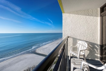 Deluxe Condo, 1 Bedroom Ocean Front (2 Queen Beds