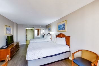 Room (Studio, Deluxe 2 Queen Beds)
