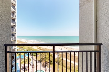 Room (Studio, King Bed, Oceanfront)