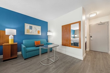 Room, 1 King Bed with Sofa bed, Accessible, Non Smoking (Roll-In Shower)