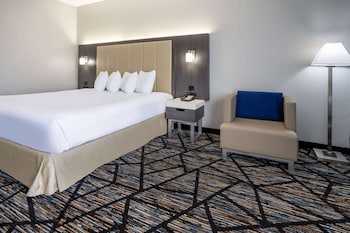 Room, 1 King Bed, Accessible, Bathtub