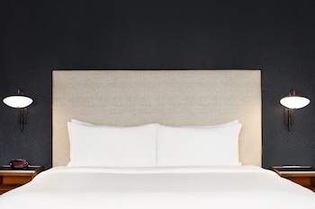 Executive Room, 1 King Bed with Sofa bed