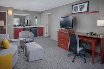 Suite, 1 Bedroom, Accessible Bathtub