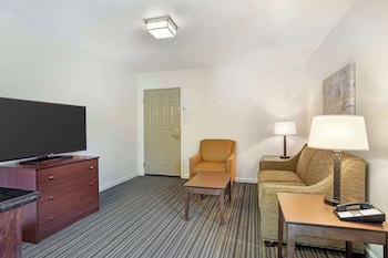 Suite, 1 King Bed, Non Smoking, Refrigerator & Microwave