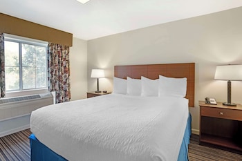 Suite, 1 King Bed, Non Smoking, Fireplace