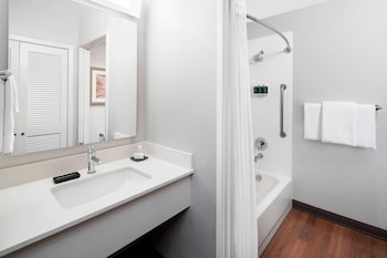 Room, 2 Queen Beds (Mobility/Hearing Accessible, Tub)