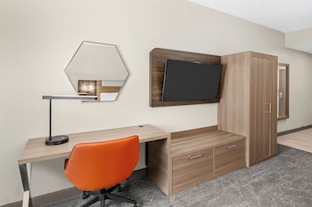 Standard Room, 1 King Bed (Communications, Mobility)