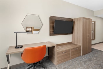 Standard Room, 1 King Bed (Communications, Mobility)