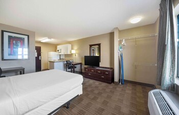 Standard Room, 1 King Bed, Non Smoking