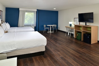 Room (2 Queen Beds with Sofabed)