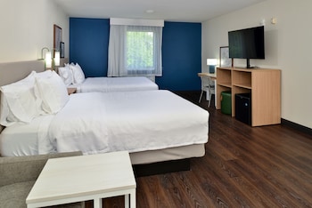 Room, 2 Queen Beds, Accessible, Bathtub (Mobility & Hearing)