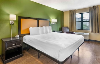 Studio, 1 King Bed, Non Smoking