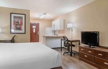 Studio, 1 King Bed, Non Smoking